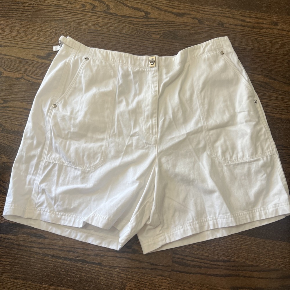 LAUREN RALPH LAUREN Size 16  White Cotton Shorts Small Cargo Pockets 5" inseam